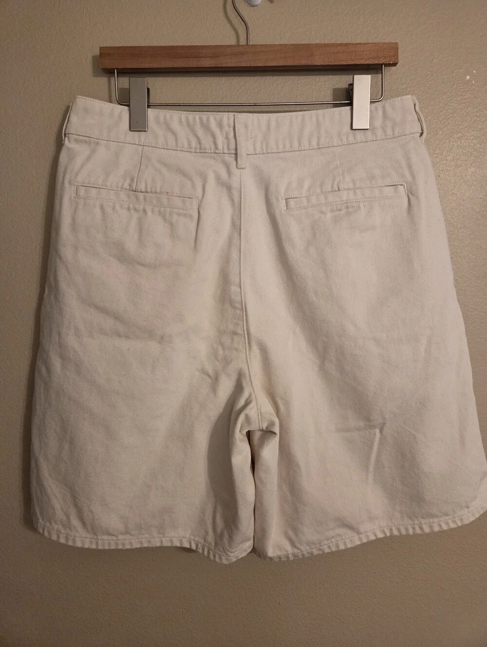 J.CREW Oatmeal Tan Single Pleat Long Pockets Minimalist Denim‎ Shorts Women's 29